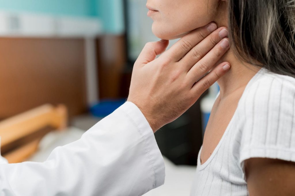 El dolor de garganta puede tener varias causas